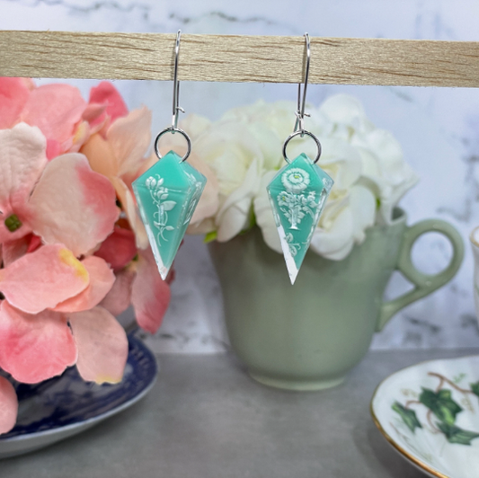 Earrings | Tiffany Blue Shard D4 | Sterling Silver | Filigree Polyhedral Dice Earrings