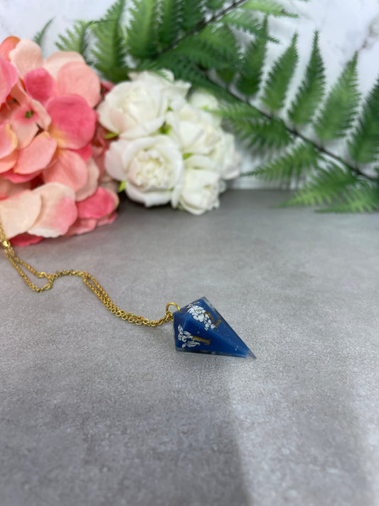 Dice Pendant | Shard D4 | Atlantic Blue | Filigree | Gold Necklace (60cm)