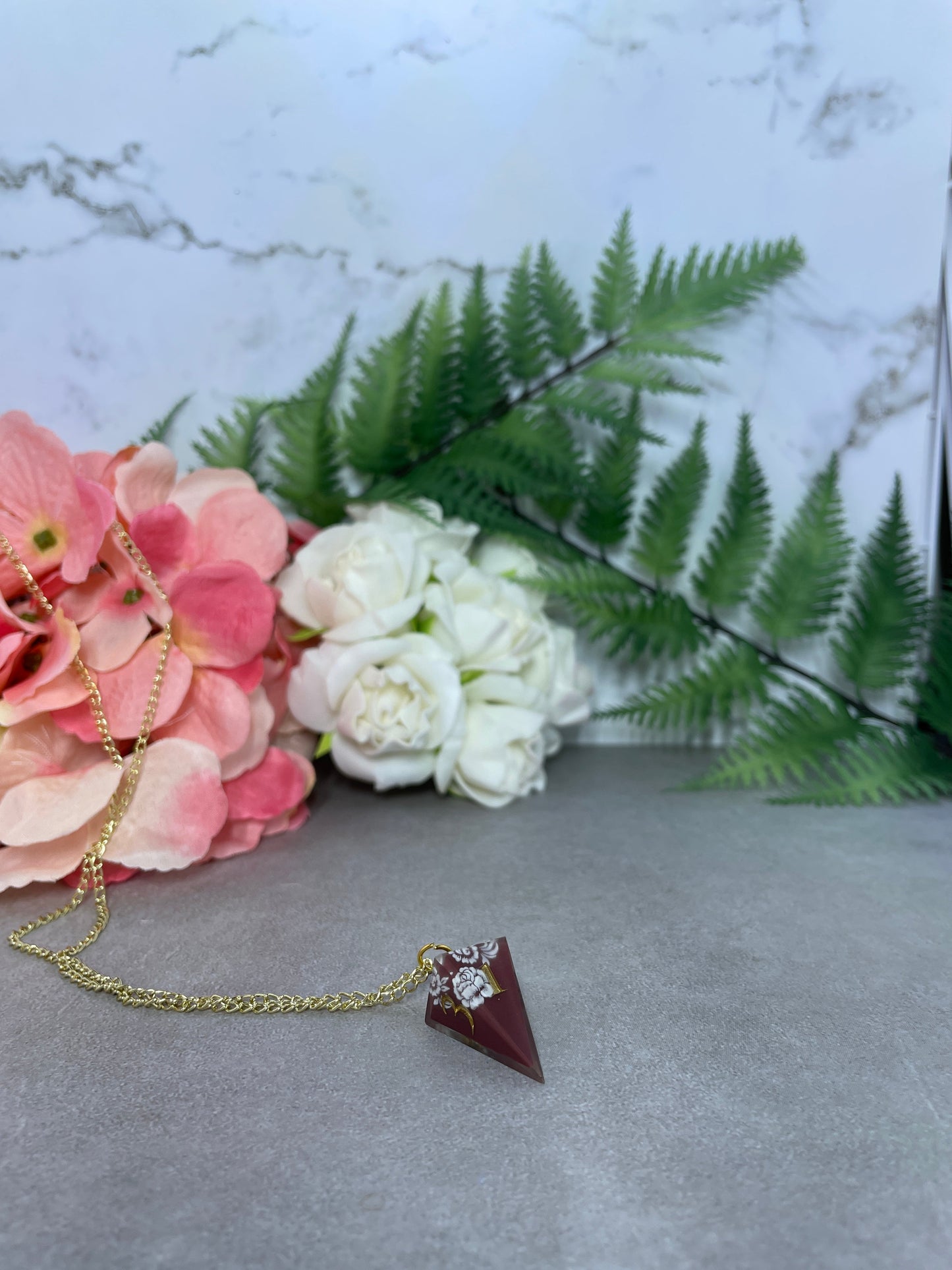 Dice Pendant | Shard D4 | Rust | Filigree | Gold Necklace (60cm)