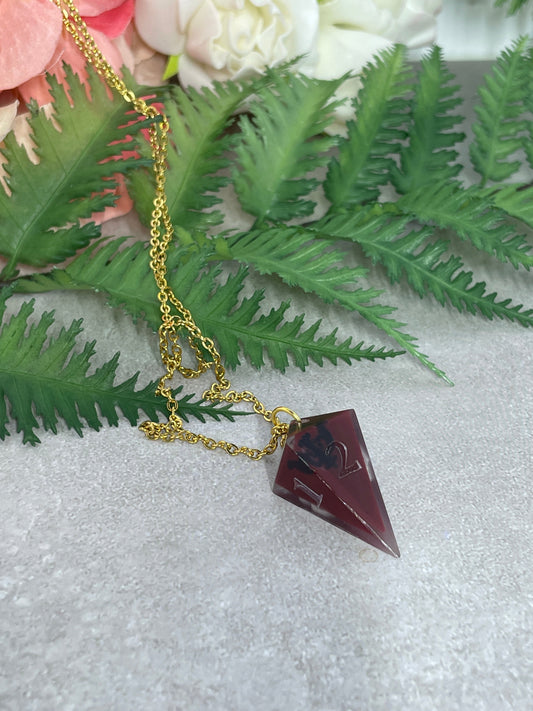 Dice Pendant | Shard D4 | Dark Romantic | Filigree | Gold Necklace (60cm)